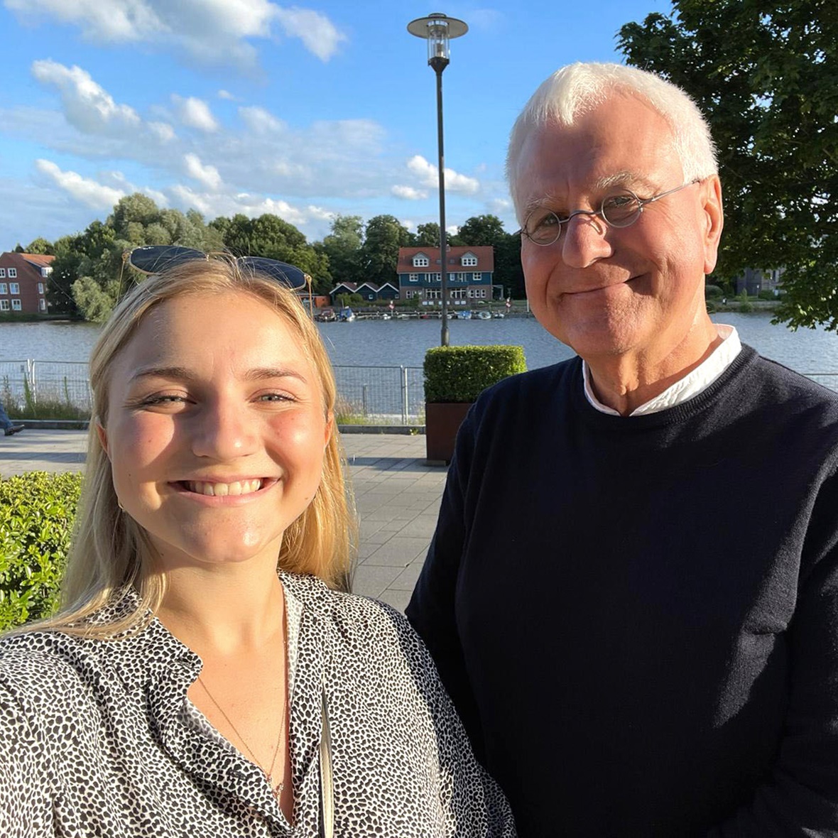 Annalena Scheffler - Bachelor of Arts (B.A.) in Business Management und neu in der Plantafood-Führungsriege - mit Vater Manfred Scheffler, Geschäftsführer der Plantafood Medical GmbH